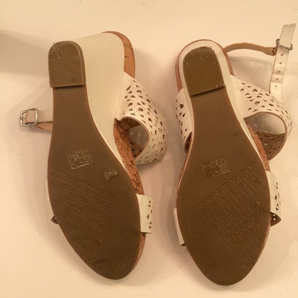 White open toe wedges - Picture 3 of 5
